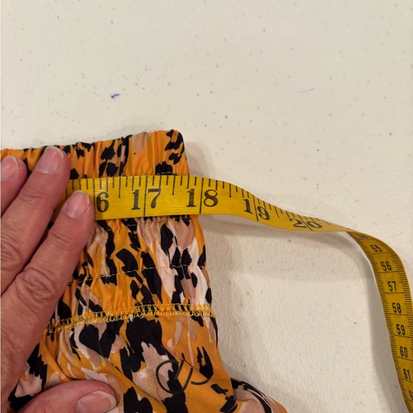 CALIA by Carrie Underwood Orange Patterned Athletic Shorts size XL - Picture 6 of 7